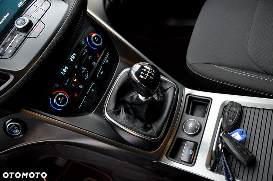 Ford Kuga 1.5 EcoBoost 2x4 SYNC - 33