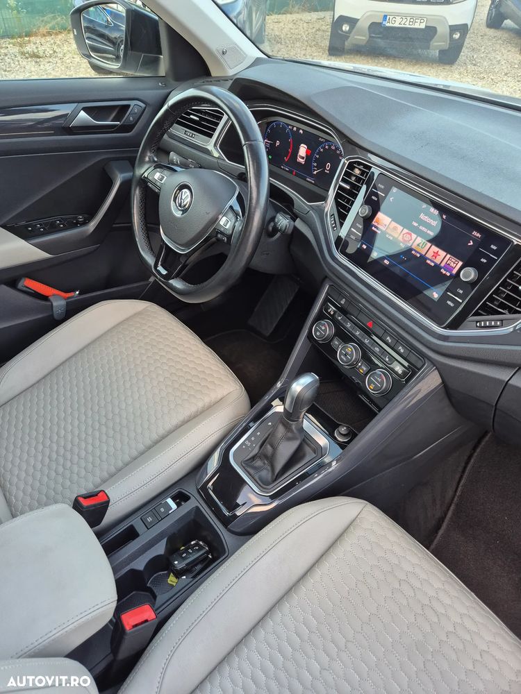 Volkswagen T-Roc - 14