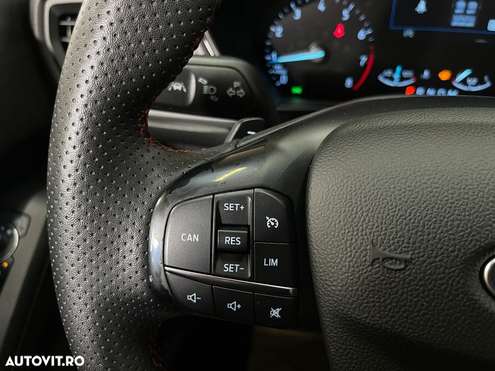 Ford Focus 1.0 EcoBoost MHEV Titanium - 23