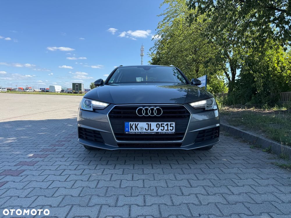 Audi A4 Avant 2.0 TDI S tronic - 1