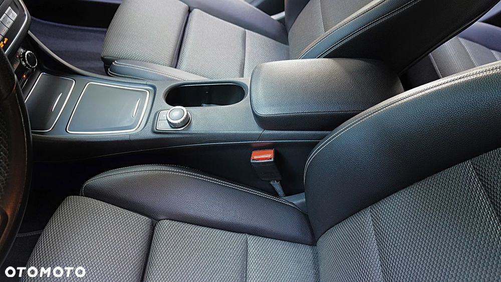 Mercedes-Benz CLA 220 4-Matic - 15