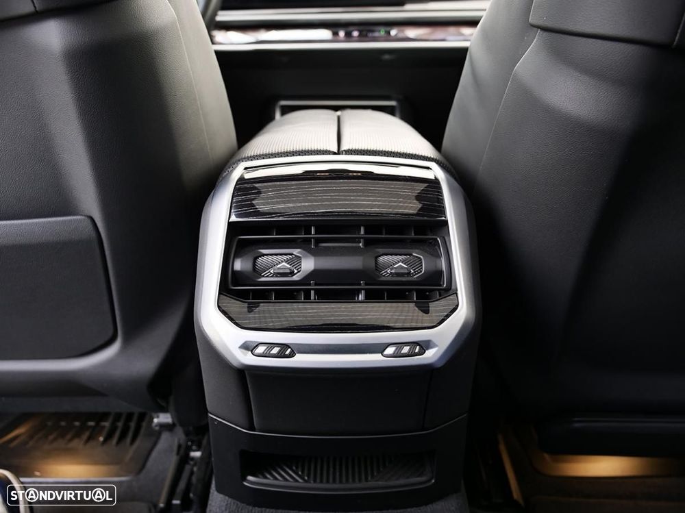 BMW i7 xDrive60 - 43