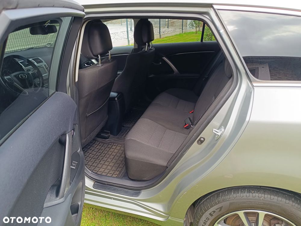 Toyota Avensis 2.0 D-4D Edition (2014) - 16