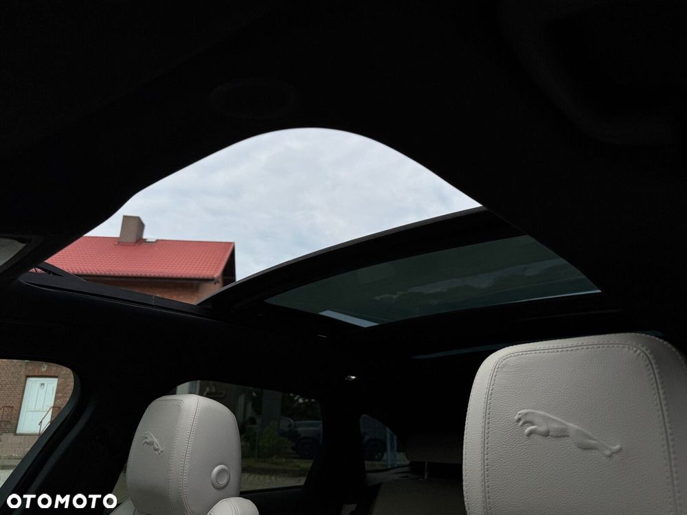Jaguar F-Pace - 22