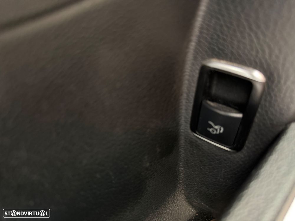 Mercedes-Benz E 300 Bluetec Hybrid Avantgarde - 38