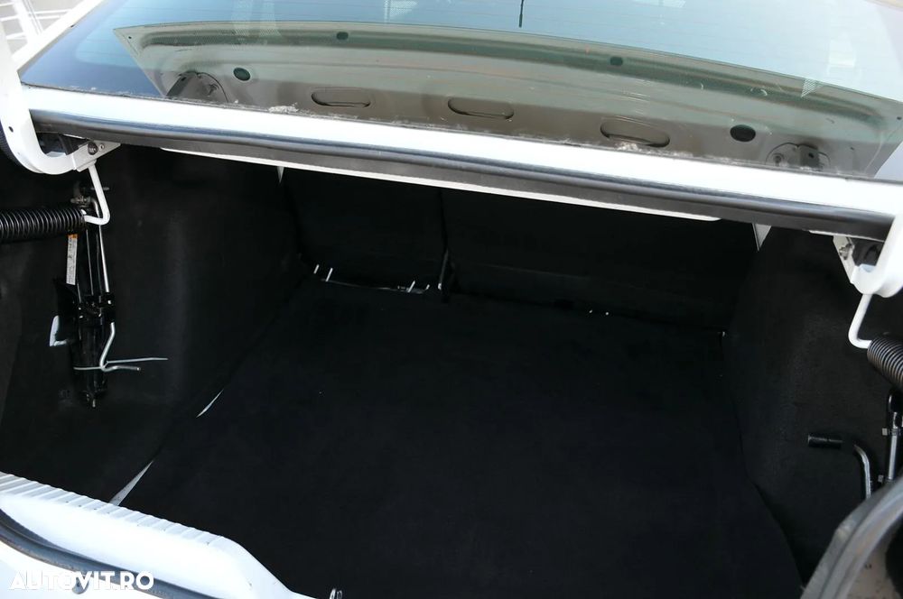 Dacia Logan TCe 90 Essential - 19