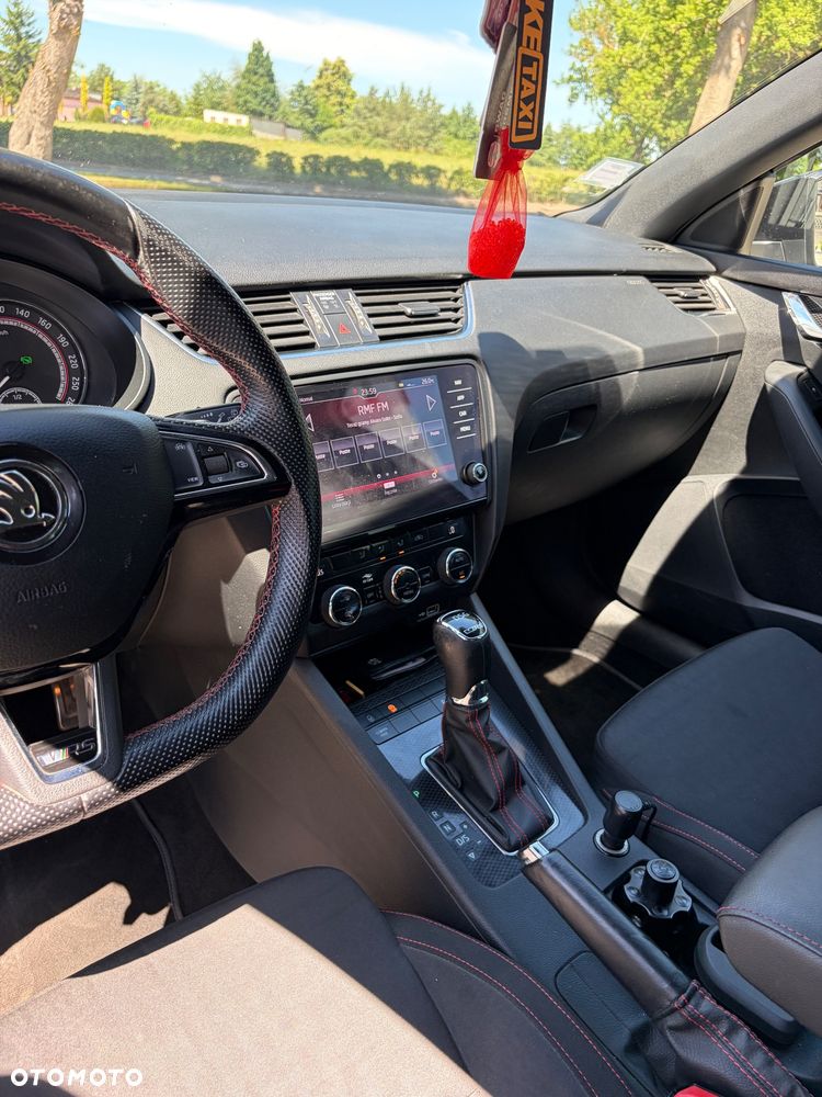 Skoda Octavia 2.0 TDI DSG RS - 8
