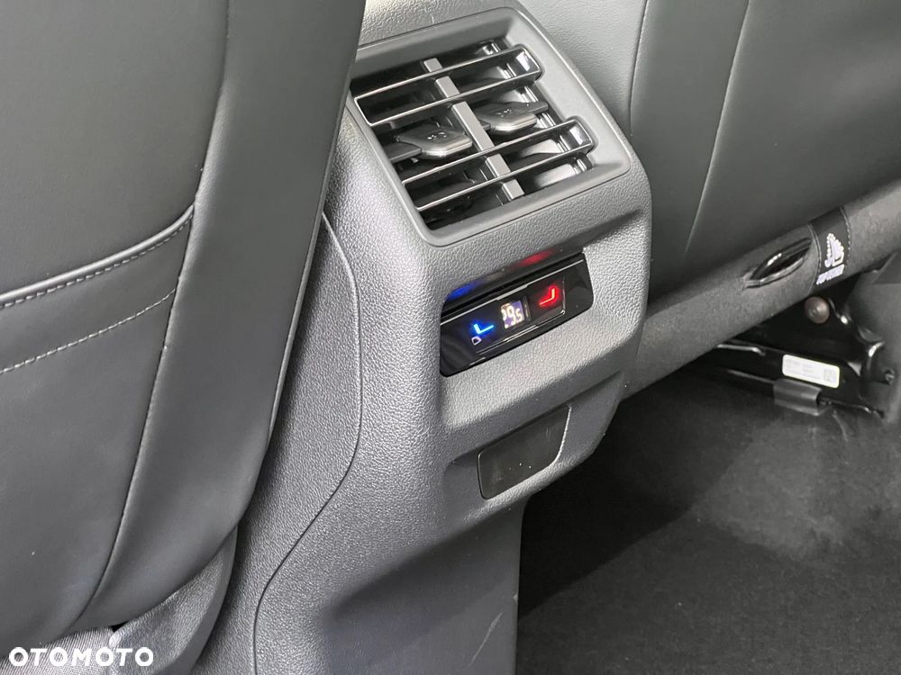 Volkswagen Tiguan - 12