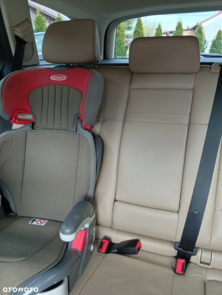 Mercedes-Benz Klasa E 300 CDI DPF BlueEFFICIENCY 7G-TRONIC Avantgarde - 26