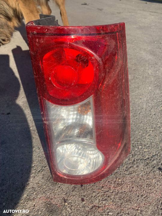 Vand Stop dreapta Dacia Logan MCV, cod 8200413995, volan pe stanga - 1