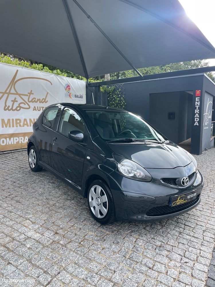 Toyota Aygo - 1