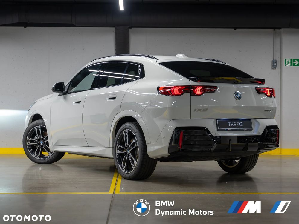 BMW iX2 eDrive20 - 6