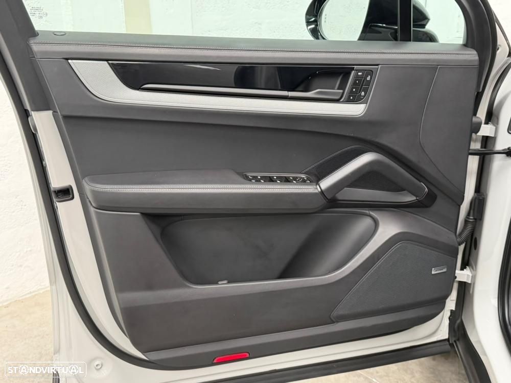 Porsche Cayenne E-Hybrid - 35
