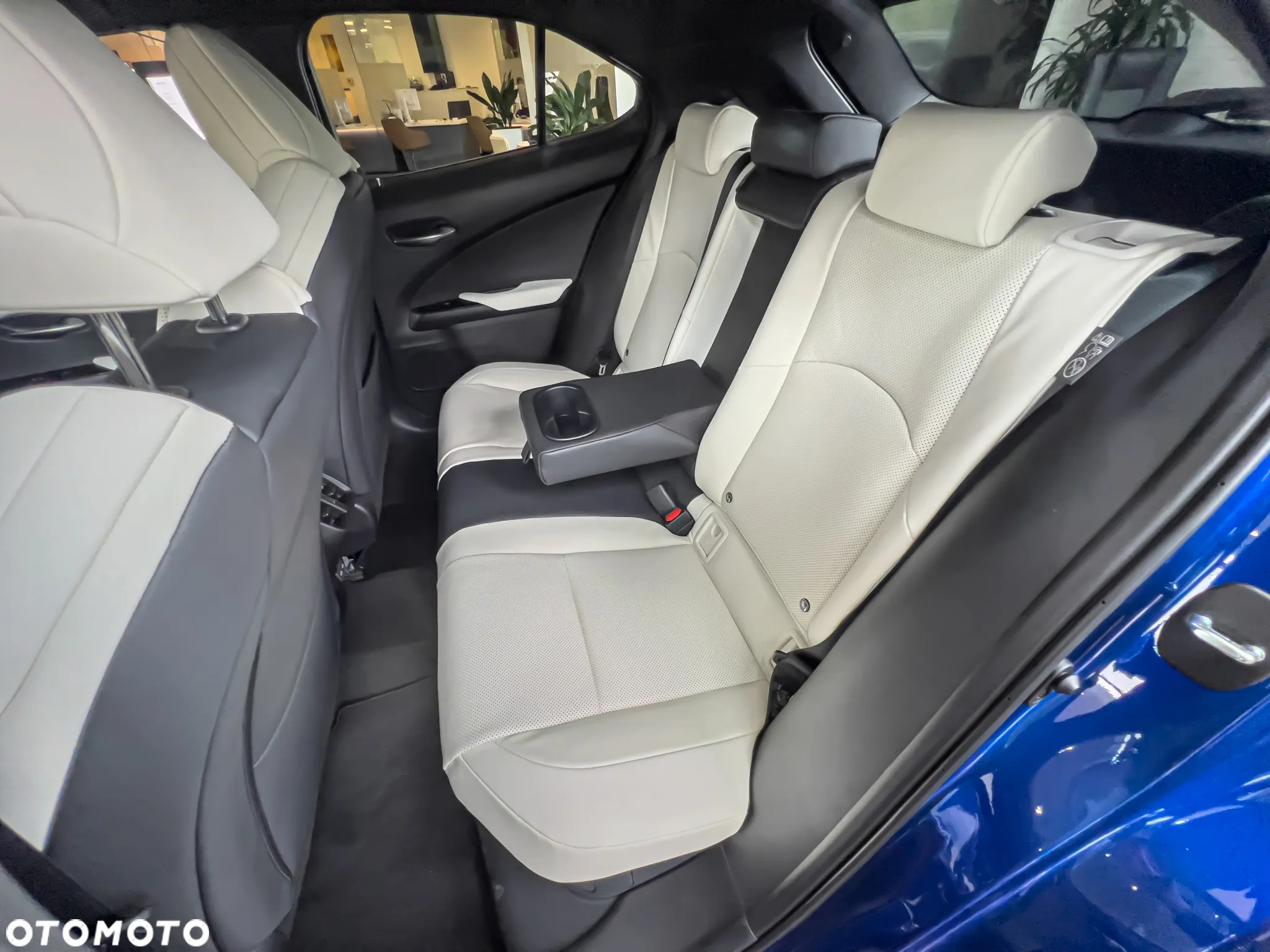 Lexus UX - 12