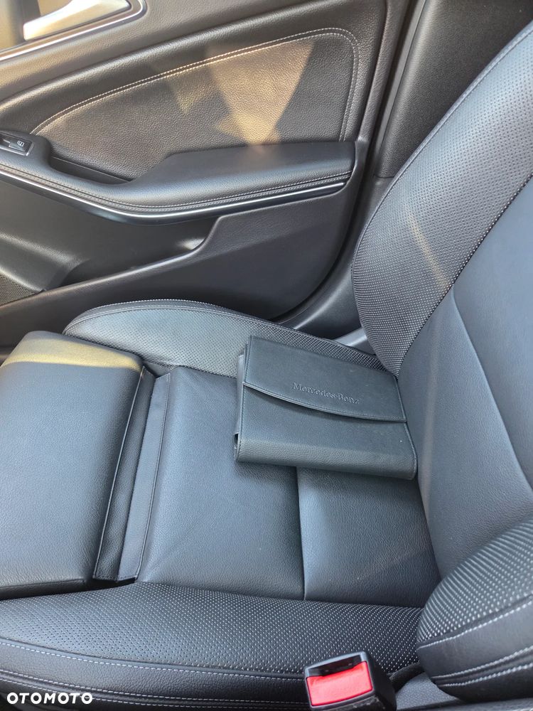 Mercedes-Benz GLA 220 d 4Matic 7G-DCT Style - 32