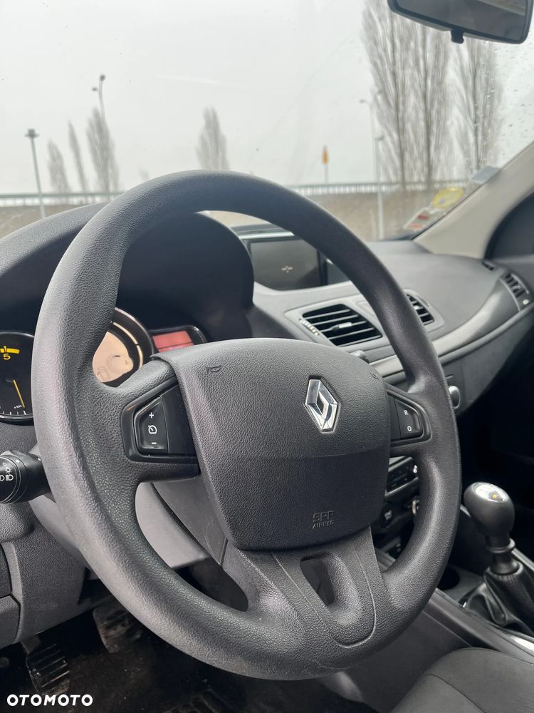 Renault Megane dCi 95 FAP Paris - 10