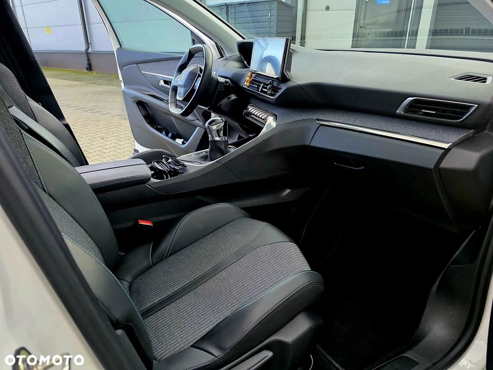 Peugeot 3008 1.2 PureTech Allure S&S - 26