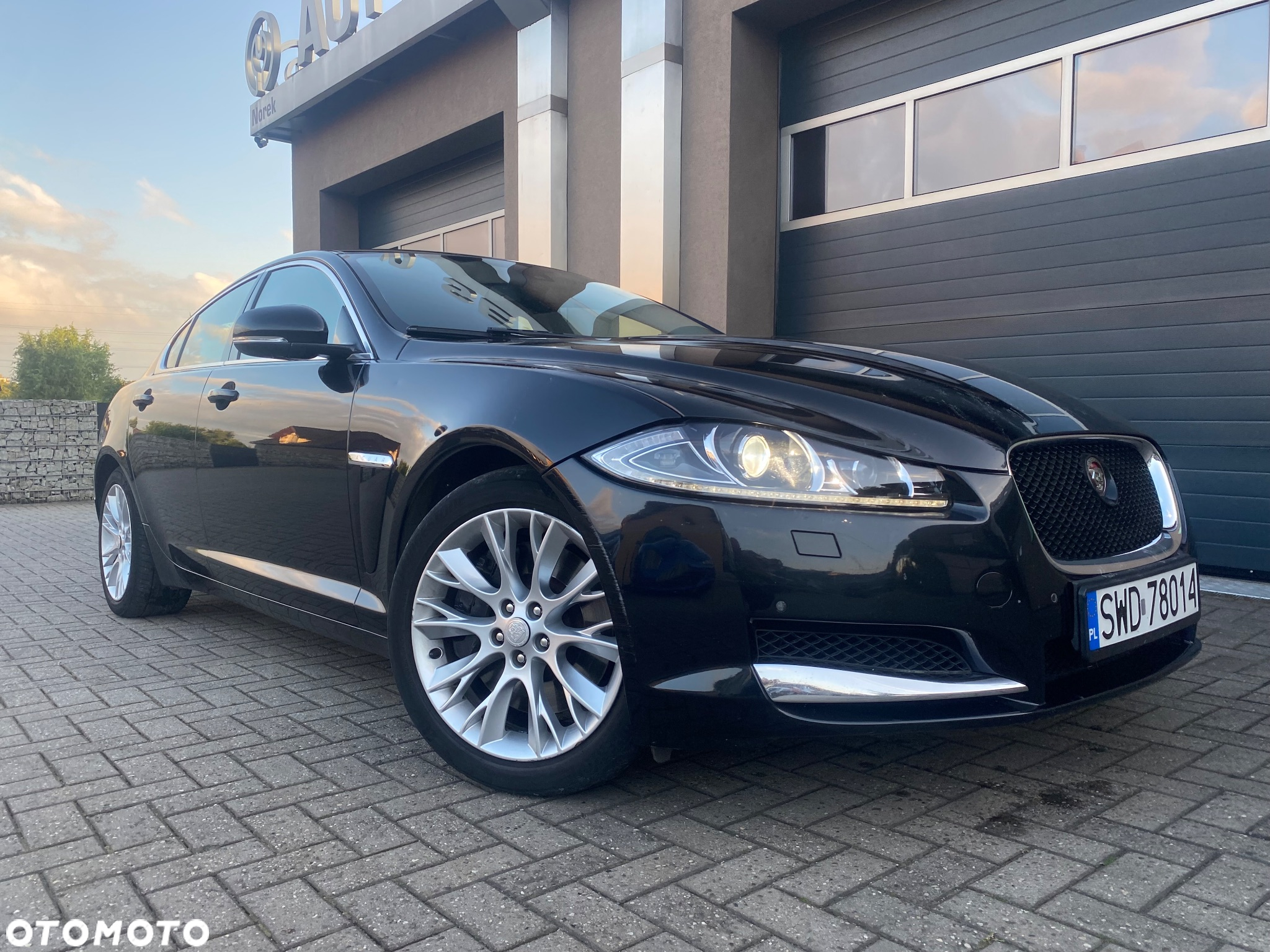 Jaguar XF 3.0 V6 D S Luxury - 4