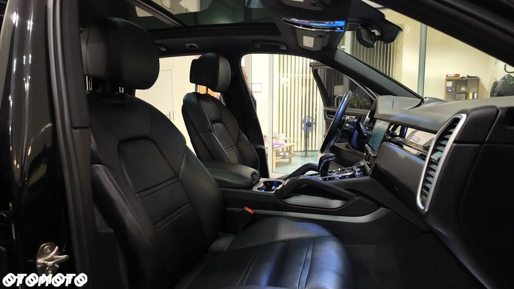 Porsche Cayenne S - 35