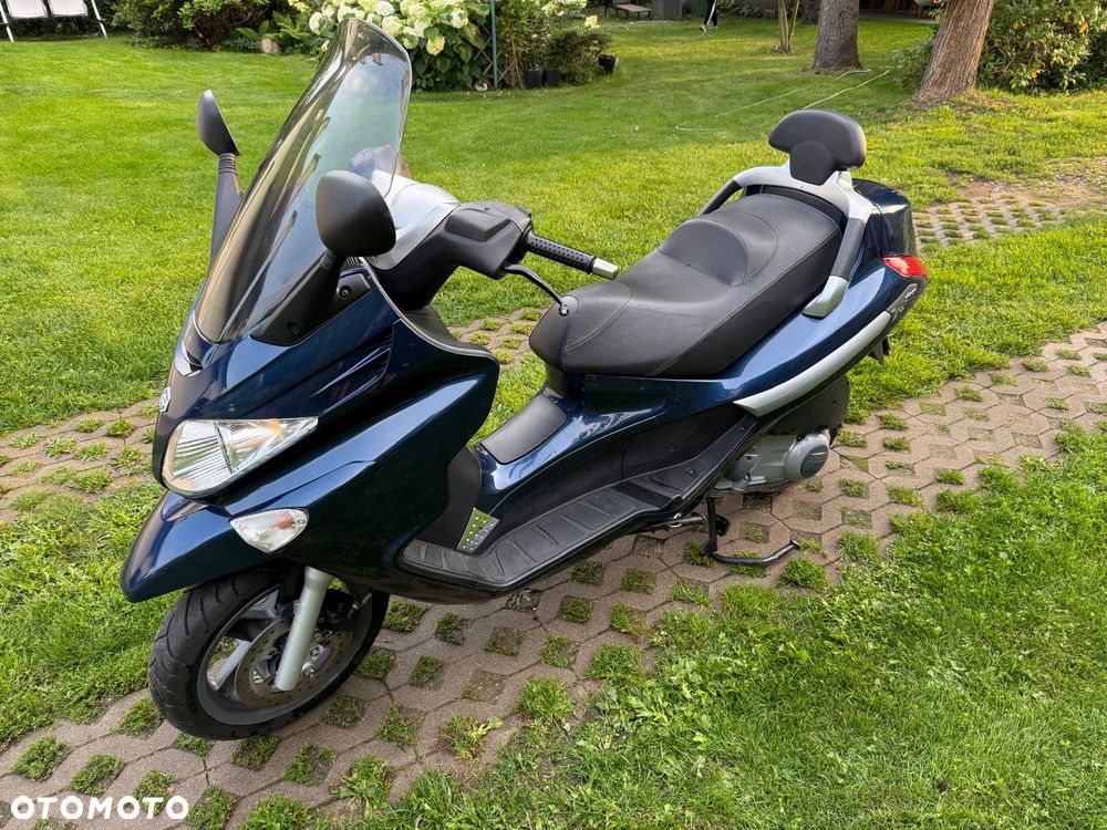 Piaggio Xevo - 3