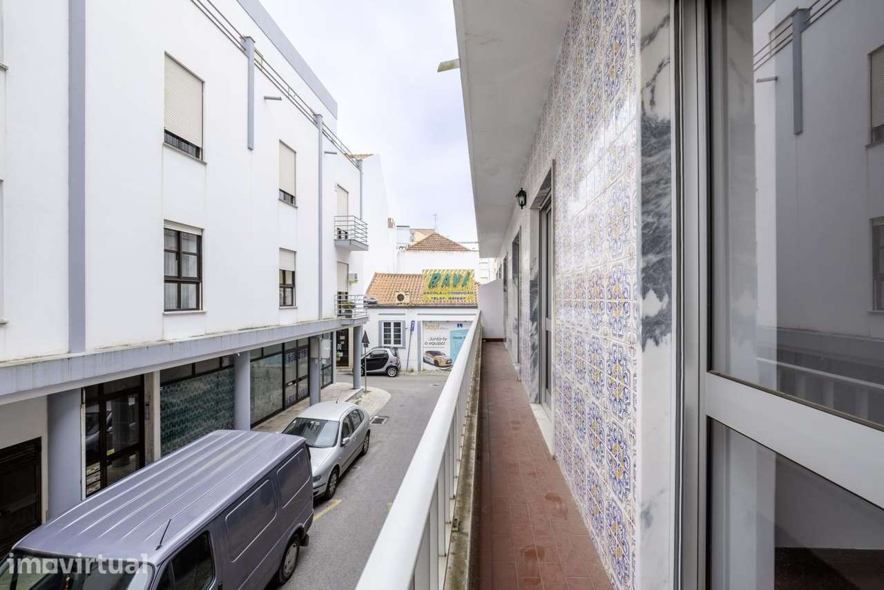 Apartamento T2 para arrendamento no Centro das Caldas da Rainha - Grande imagem: 2/19