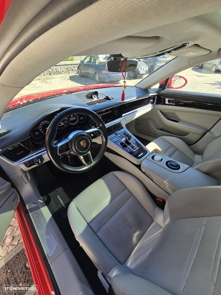 Porsche Panamera 4 E-Hybrid - 3