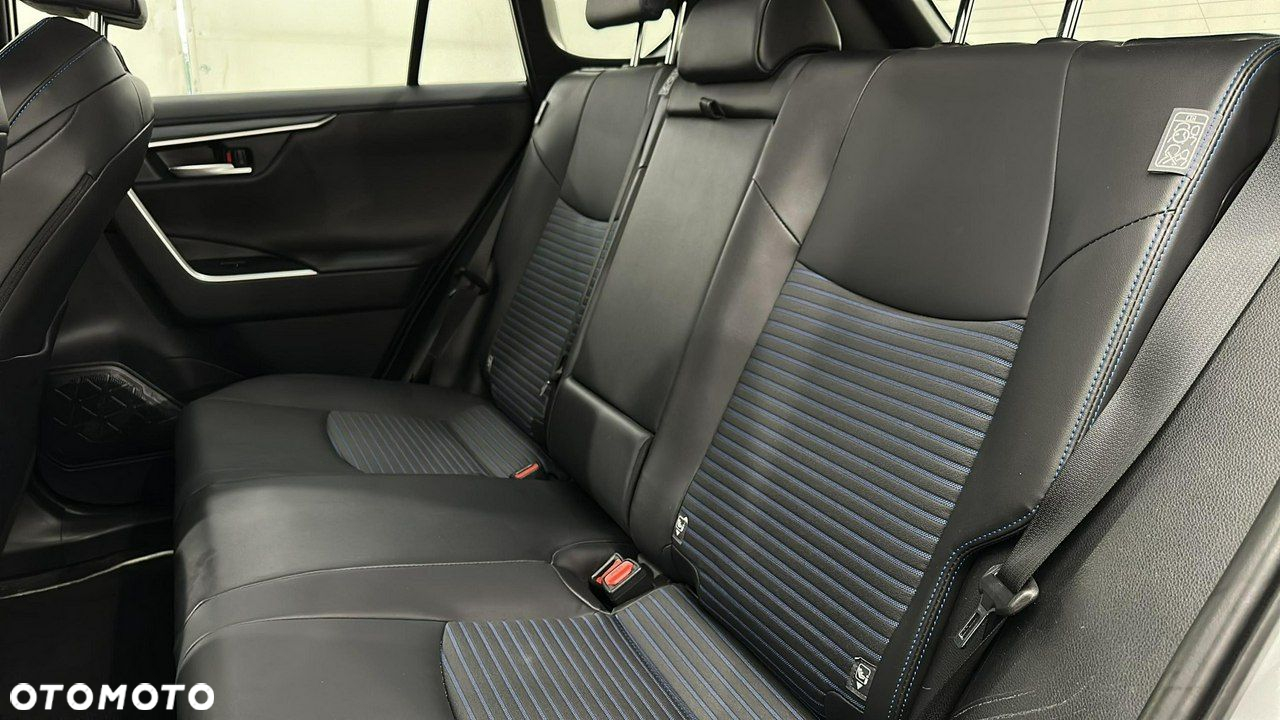 Toyota RAV4 - 12