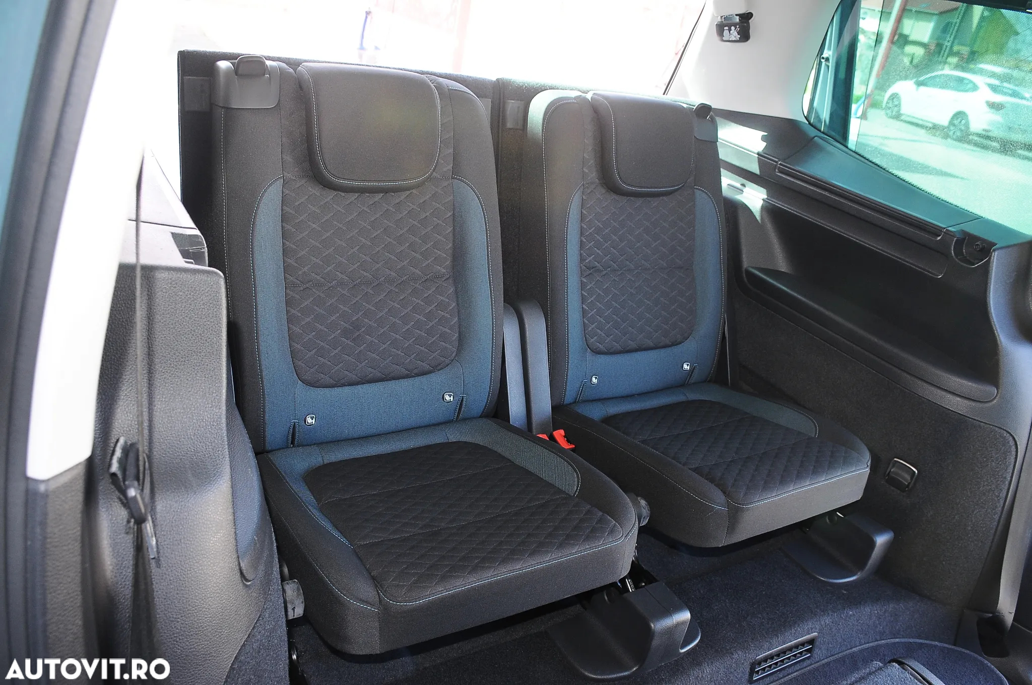 Volkswagen Sharan 2.0 TDI DSG IQ.DRIVE - 18