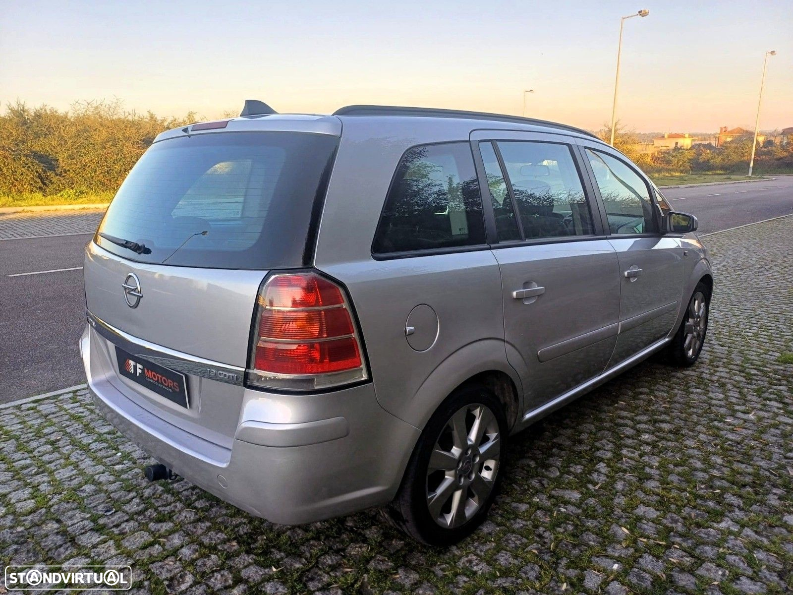 Opel Zafira 1.9 CDTi Enjoy - 4