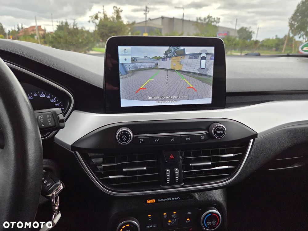 Ford Focus 1.5 EcoBlue Start-Stopp-System TITANIUM - 22