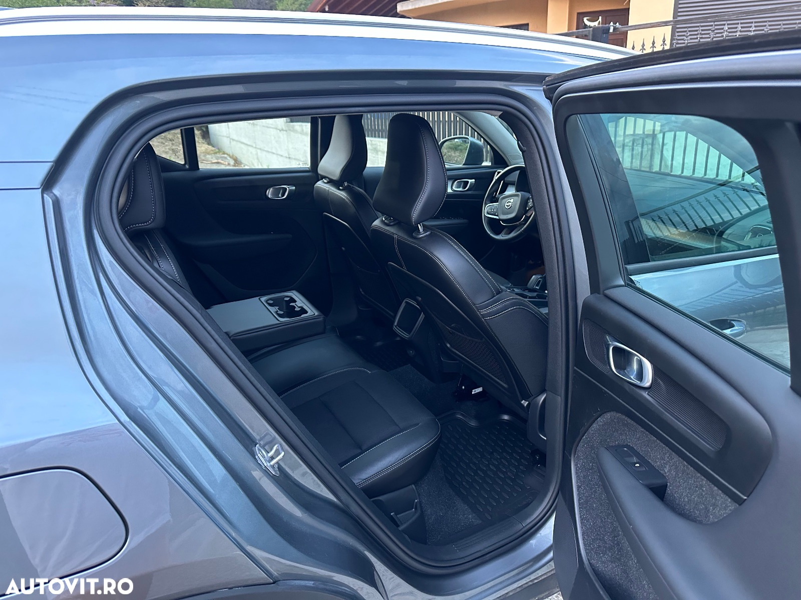 Volvo XC 40 D3 AWD Momentum Pro - 10