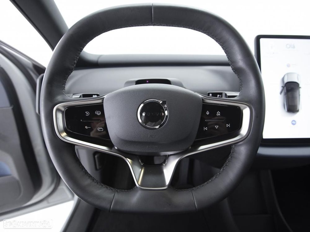 Volvo EX 30 Single Motor Extended Range RWD Core — fotografia 17