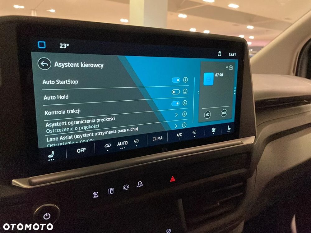 Volkswagen Transporter Furgon "L silnik: 2,0 l TDI 150 KM automatyczna r. o.: 3500 mm, 5 osób - 16