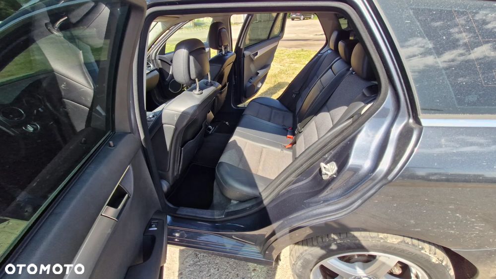 Mercedes-Benz Klasa C 220 CDI Edition - 27