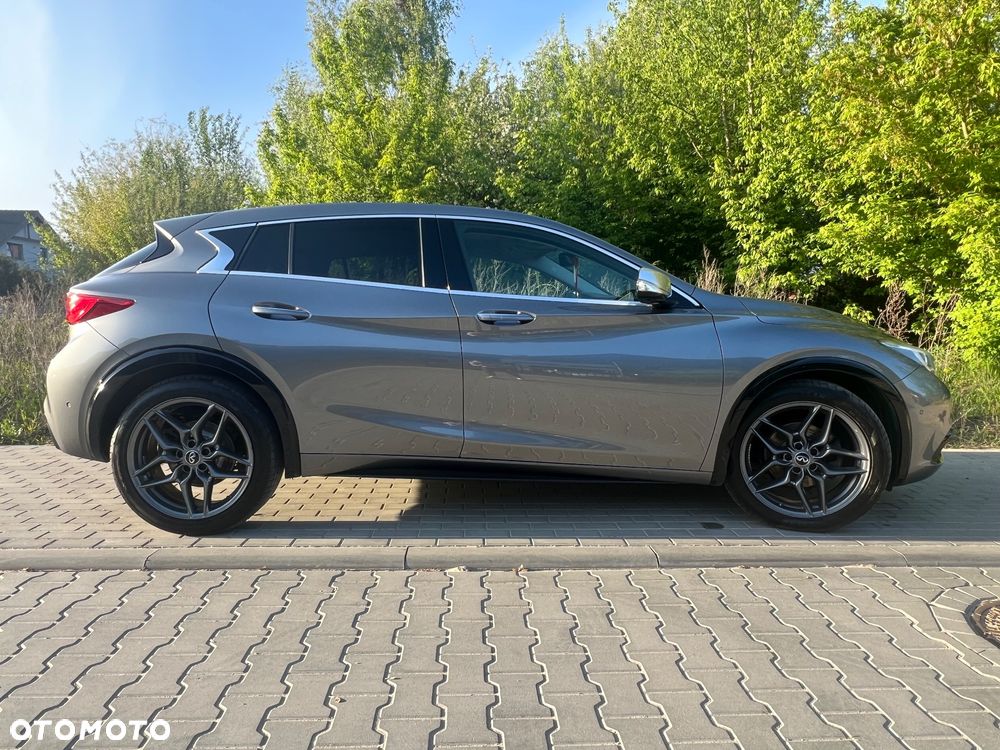 Infiniti Q30 1.5d Premium 7DCT - 17
