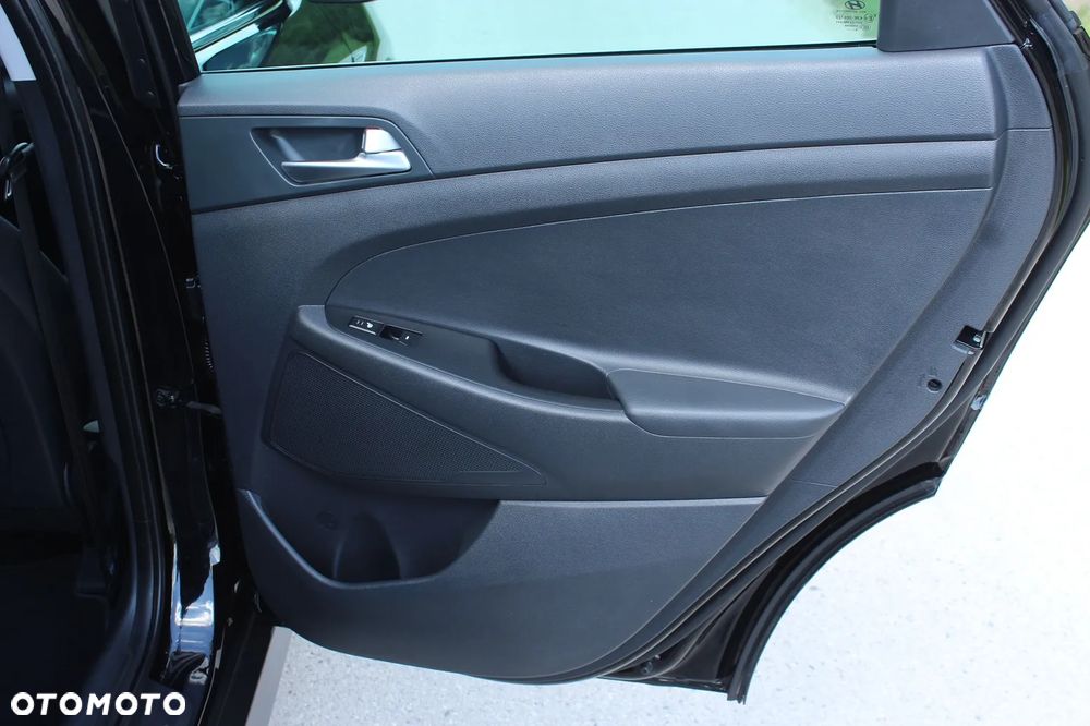 Hyundai Tucson blue 1.7 CRDi 2WD DCT Premium - 33