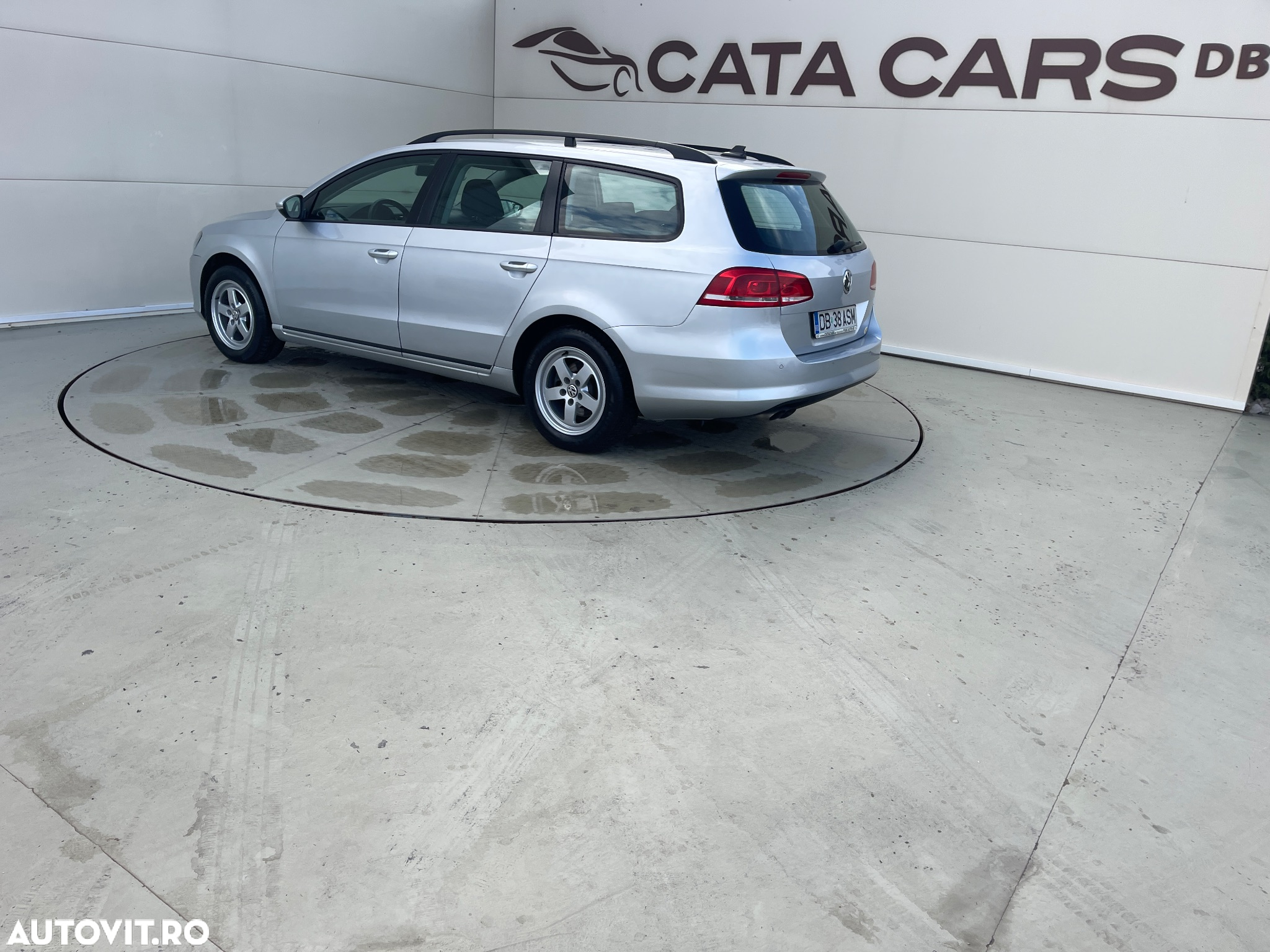 Volkswagen Passat 2.0 TDI BlueMotion Tehnology DSG Trendline - 10