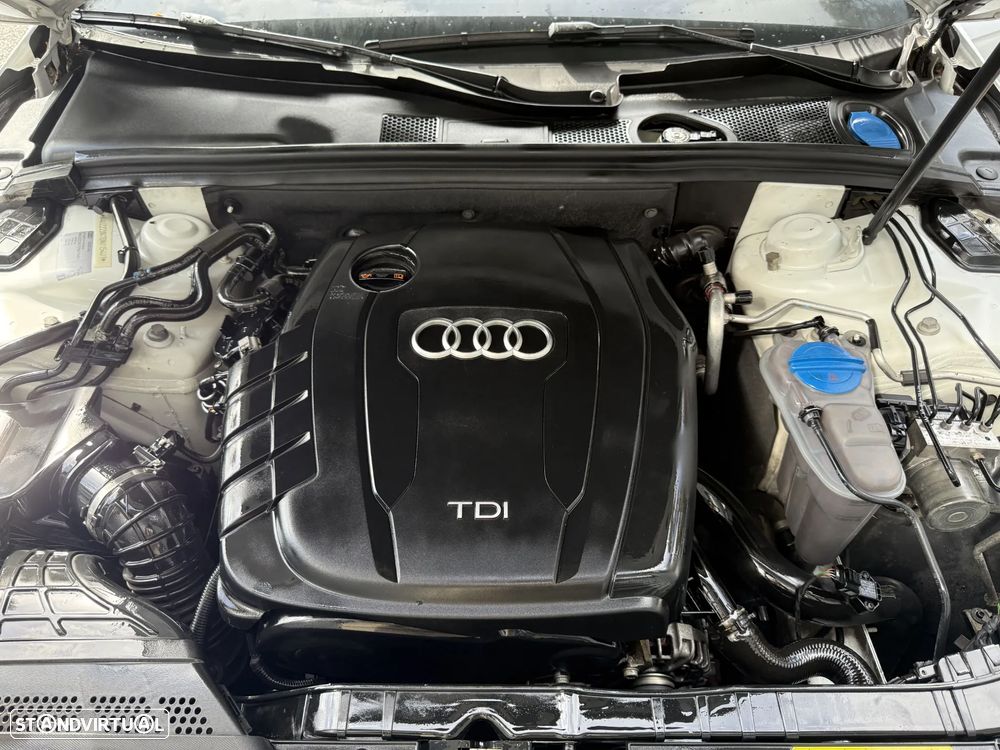 Audi A4 2.0 TDI Business Line S-line - 33
