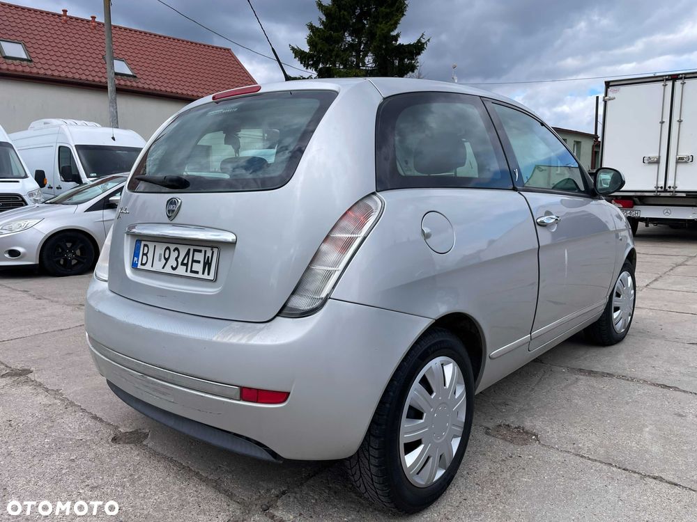 Lancia Ypsilon - 3