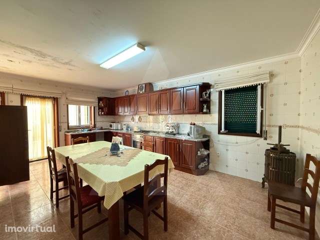 Moradia T3 + 1 a 3 minutos do C. C. Glicínias em Aveiro - Grande imagem: 5/34