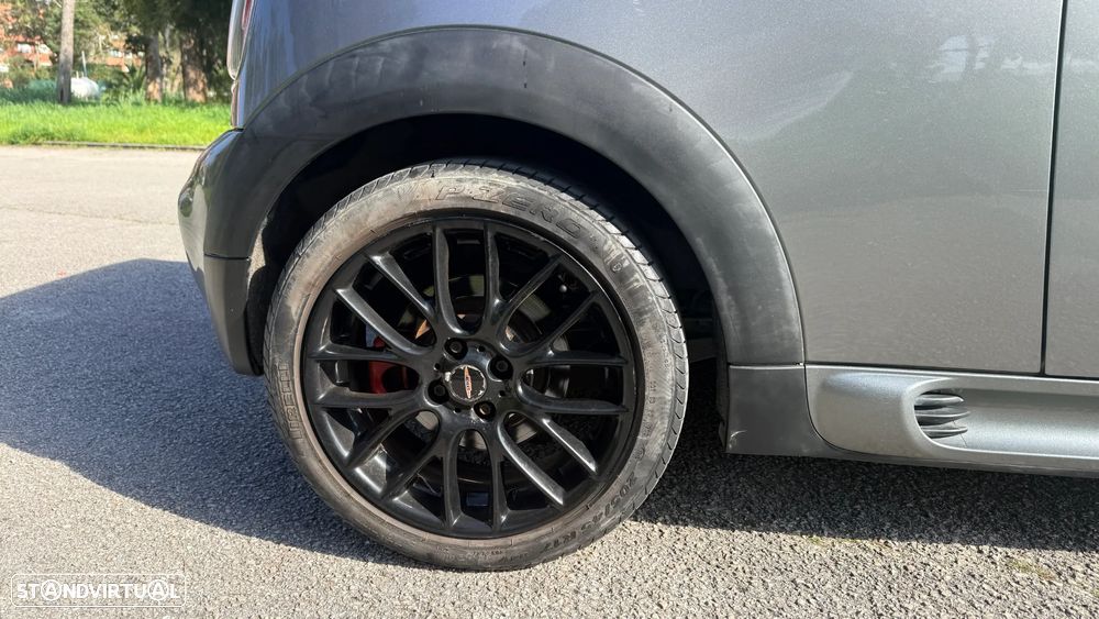 MINI Cabrio John Cooper Works - 4