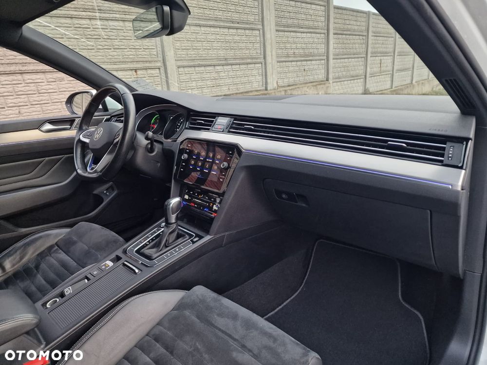 Volkswagen Passat Variant 1.4 TSI Plug-In Hybrid GTE DSG - 11