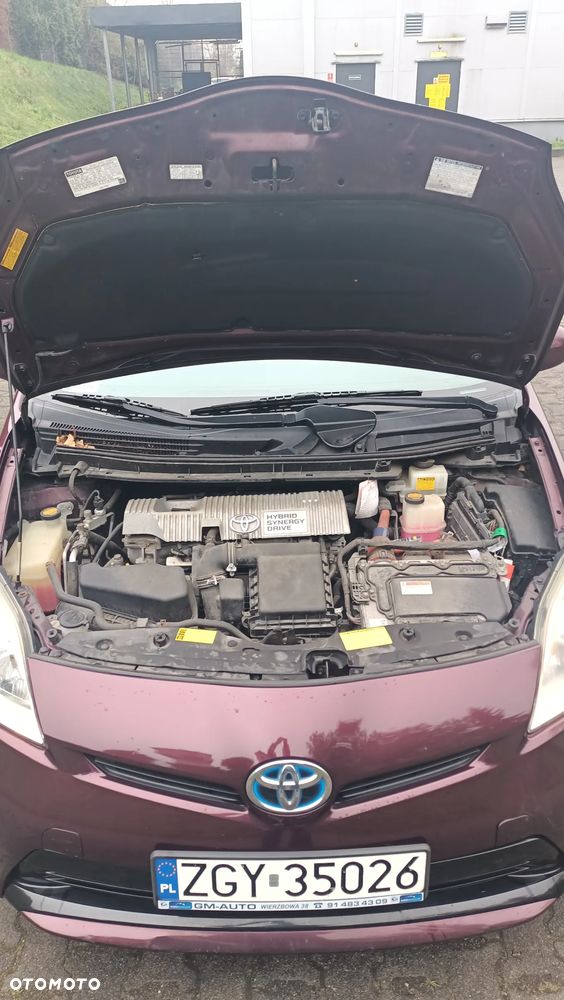 Toyota Prius (Hybrid) Comfort - 13