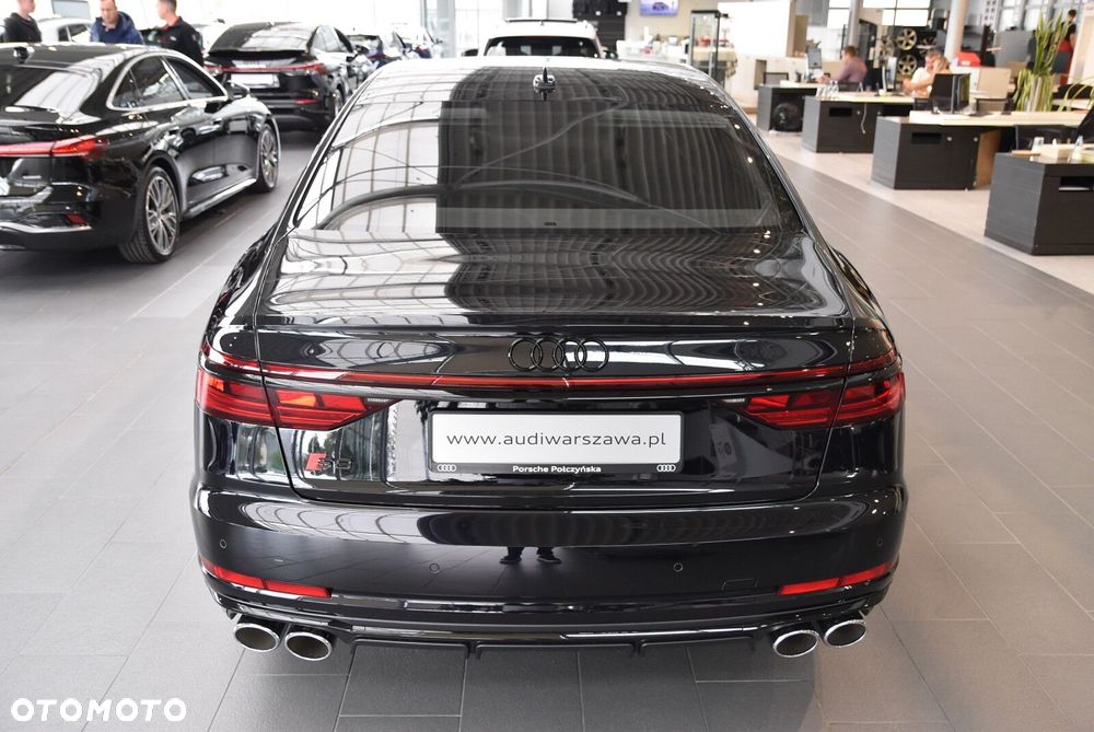 Audi S8 - 9