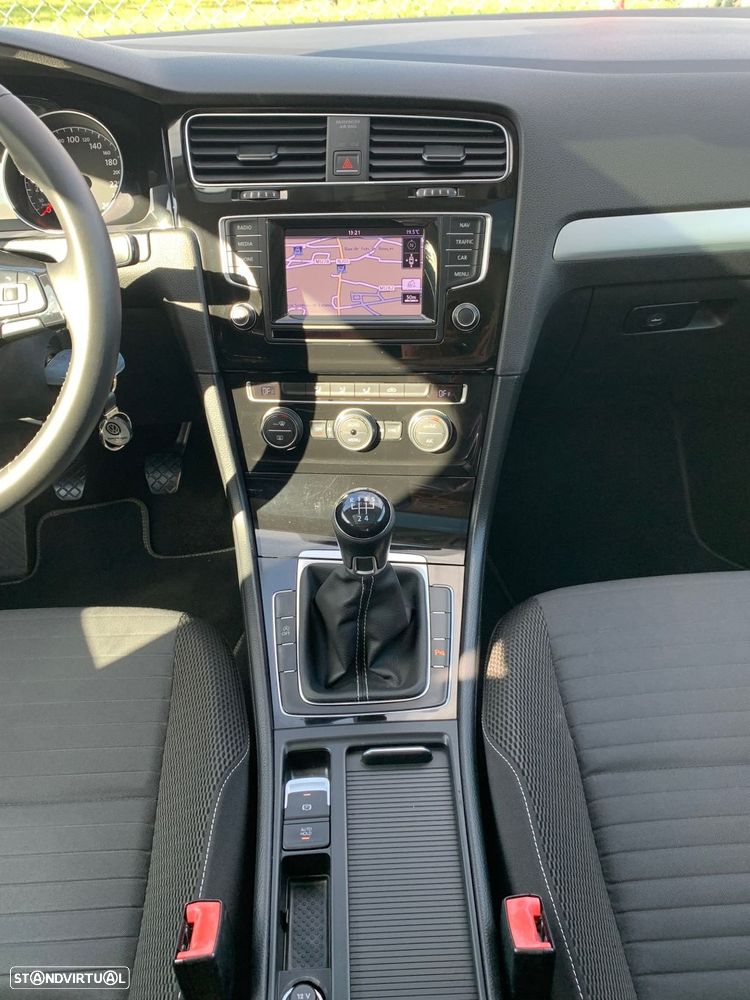 VW Golf 1.6 TDi R-Line - 25