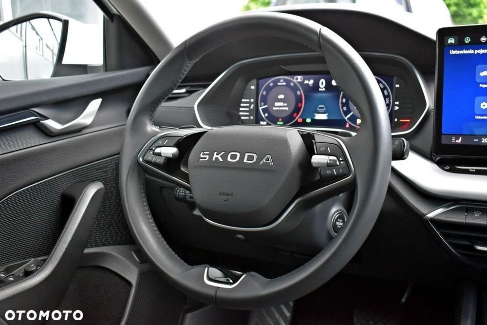 Skoda Octavia 1.5 TSI mHEV Selection DSG - 19