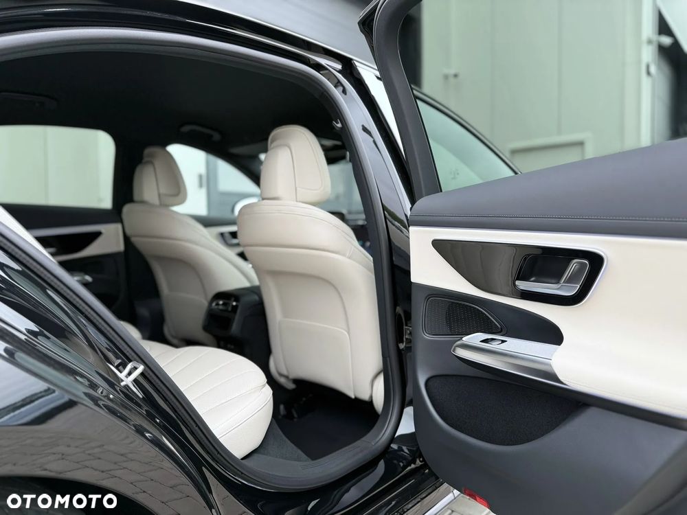 Mercedes-Benz Klasa E 200 4Matic 9G-TRONIC AMG Line NIGHT Edition - 34