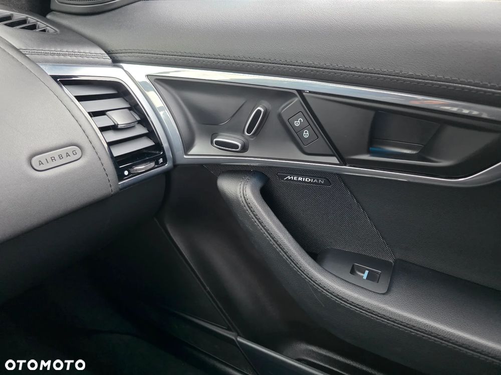 Jaguar F-Type P300 R-Dynamic - 28