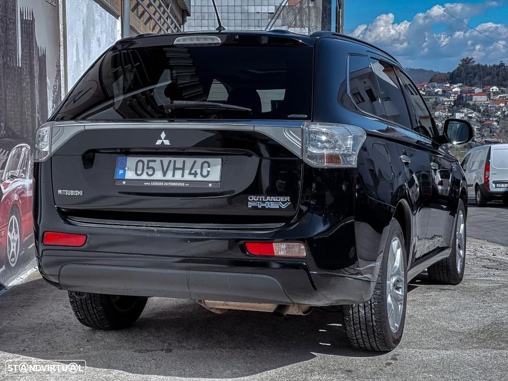 Mitsubishi Outlander - 3