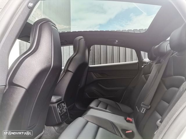 Porsche Taycan 4S - 7